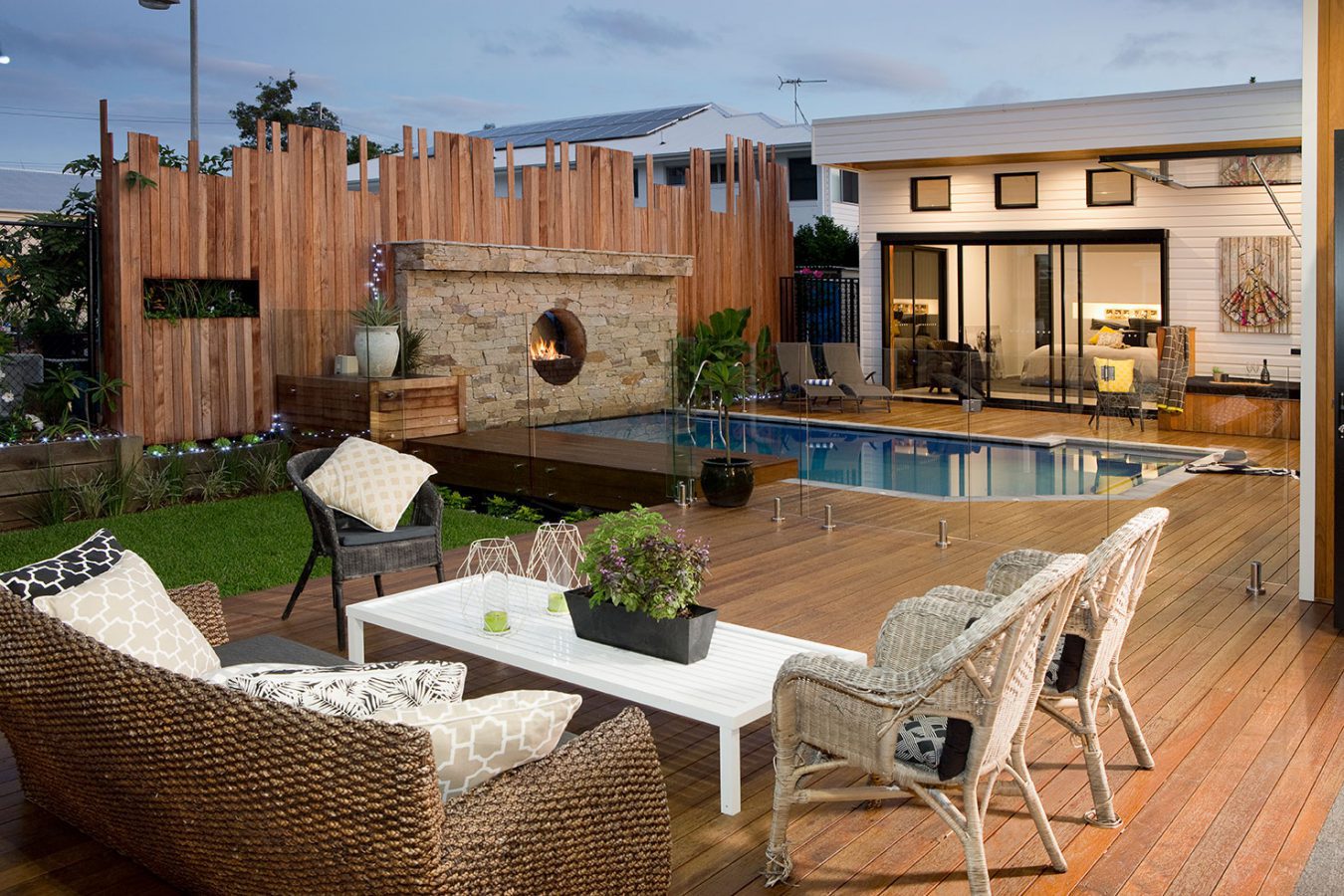 Home | Evans & Evans Pools (QLD)